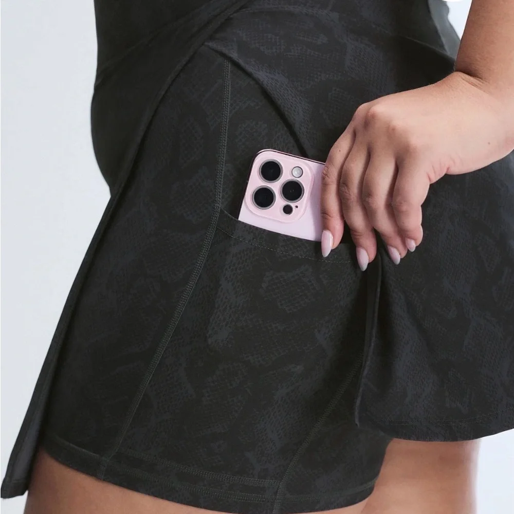 Savage X Fenty Dusky Grey Boa Baddie Print Sporty Dress with Shorts - Picture 4 of 9